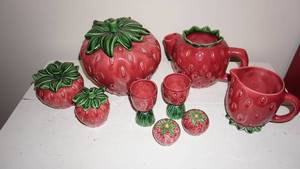 lot 148 image: Vintage Cemar Pottery Co-California--Strawberry Pattern #794 CanisterCreamSugarSaltPepper etc