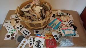 lot 153 image: Basket With Bale Handle And Tons Of Buttons