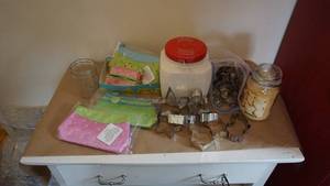 lot 154 image: Vintage Tin Cookie Cutters -Candle -Coin Purse Etc.