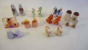 lot 215 image: Collectible Salt & Pepper Shakers Including Knoblar Japan