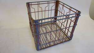 lot 250 image: Antique Wire Metal Milk Crate -12 x 12