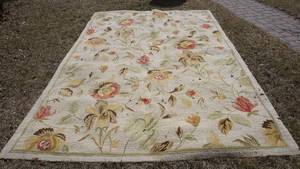 lot 282 image: Creme & Floral Colored Rug