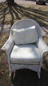 lot 303 image: Antique White Wicker Rocker With Cushion & Pillow