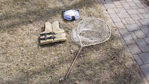 lot 307 image: Youth Tan Life Jacket-Fish Landing Net-Blue & White Performance Water Ski Rope