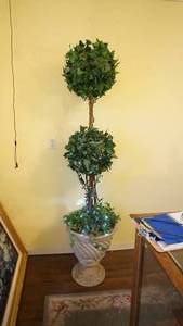 lot 392 image: 75 Lighted Topiary Tree in Heavy Plastic Planter -40 Faux Tree in Planter