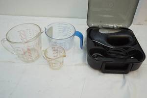 measuring cups and beater