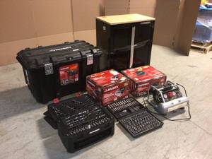 lot 29 image: Lot of Mixed Assorted HUsky Tools and Hardware Customer Returns See Pictures