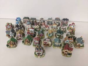 38 Assorted Vintage 1990s Handcrafted B. Cummings Signmaker Collectible Houses