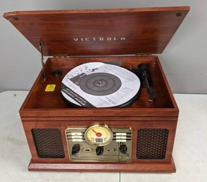 lot 105 image: Victrola Hawthorne Wooden Music Center - N