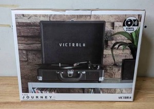 lot 92 image: Victrola Journey Bluetooth Suitcase Record Player with 3-Speed Turntable - N