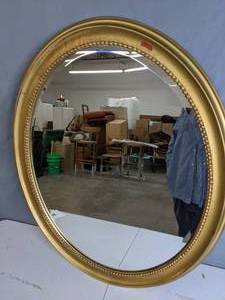 lot 89 image: Carolina Mirror Company Gold Accent Medium Oval Mirror - X