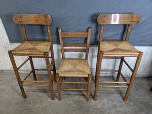 lot 95 image: Set of 2 Wooden Barstools with Backrests and Wooden Wicker Chair - X