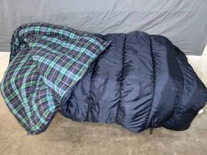 lot 99 image: Greatland Dupont Hollofil 808 Adult Sleeping Bag - X