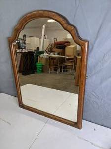 lot 81 image: Arched Wooden Dresser Mirror - X