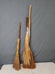 lot 123 image: Lot of (3) Handcrafted Natural Broomsticks & Dustpan - X