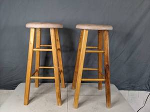 lot 107 image: Set of (2) Backless Wooden Barstools - X