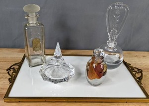 lot 186 image: Beautiful Tray with (4) Decorative Glass Perfume Bottles - X