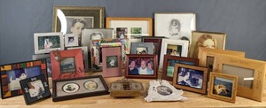 lot 273 image: Large Lot of Various Sized Photo Frames - X