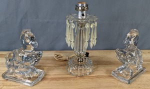 lot 267 image: Vintage Crystal Chandelier Table Lamp and Pair of CrystalGlass Horses - X