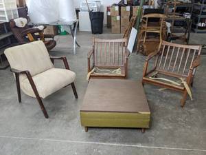 lot 307 image: Set of Three Chairs and Square Coffee Table - N