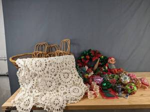 lot 305 image: Assortment of ChristmasHoliday Decoration - N