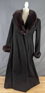 lot 320 image: Vintage Long Cashmere Blend Coat with Fur Trim by Studio by Searle, Womens Size 4 - X