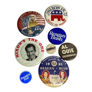 lot 15 image: Political Campaign Buttons