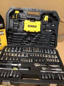 DEWALT 14 in. x 38 in. Drive Polished Chrome Mechanics Tool Set (142-Piece)