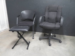 2 OFFICE CHAIRS AND SMALL OTTOMAN STAND