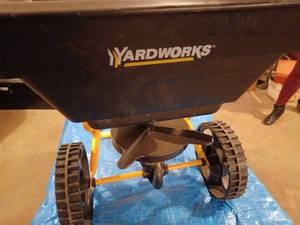 Yard Works Walk-Behind Fertilizer Spreader
