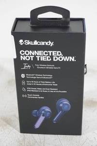 lot 3 image: Skull Candy Wireless Earbud Headphones