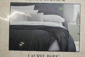 lot 66 image: Laurel Park Oversized Weighted Throw Blanket - 20 Lbs