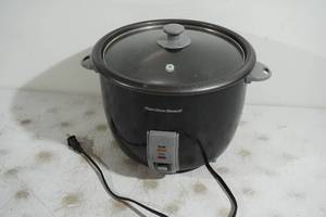 lot 71 image: Hamilton Beach 30 Cup Rice Cooker