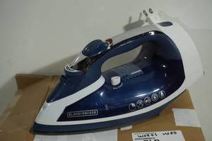 lot 93 image: Black and Decker Cord Reel Iron