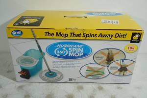 lot 82 image: Bulbhead Hurricane 360 Spin Mop