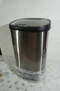 lot 84 image: Nine Stars Motion Sensor Trash Can