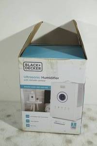 lot 171 image: Black and Decker 1.45 Gallon Ultrasonic Humidifier