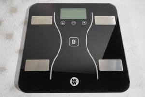 lot 97 image: Weight Watchers Bluetooth Scale