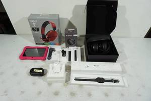 lot 151 image: Repairable Tech Items - Bose, JBL, Apple, Turtle Beach