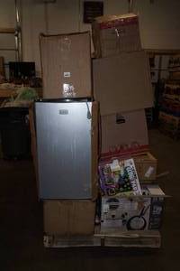 lot 204 image: Pallet of Repairables - Fridge, Microwaves, Small Appliances, Toys