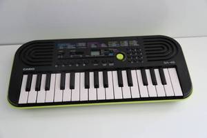 Casio SA-46  (Piano--Organ) Keyboard