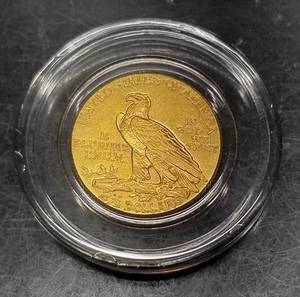 1915 US $2.50 GOLD INDIAN IN AIRTITE HOLDER