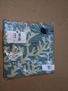 lot 107 image: Liora Manne IndoorOutdoor Front Porch Pillow Cover, Aqua