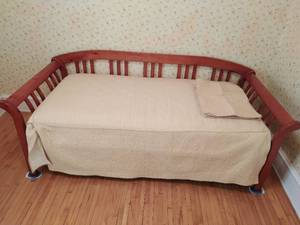 Day Bed with Trundle