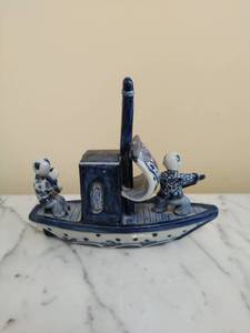 Vintage Blue & White 8 Asian Boat Figurine