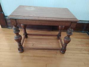Wood End TablePiano Bench