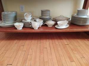 Noritake Shelvurne China Set