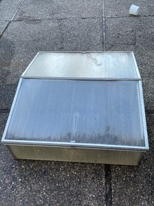 Cold frame for extending the season of crops
