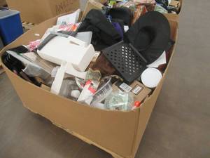 lot 811 image: LEFT OVER ITEMS FROM THE AMAZON BIN SALE - You may find several treasures, including clothes, costumes, games, Small Housewares and more