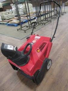lot 822 image: Troybilt 179cc 21 Snow Thrower - Single Stage - Starts and Runs. - Used for Store.